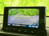 後退確認を支援するモニターです。駐車時の安全性を高め、狭い場所での運転も安心です。運転に自信のない方にもおすすめです。