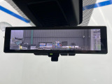 【インテリジェントルームミラー】後席の大きな荷物や同乗者で後方が確認しづらい時でも安心!カメラが撮影した車両後方の映像をルームミラー内に表示。クリアな視界で状況の確認が可能です!