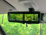【デジタルルームミラー】後席の大きな荷物や同乗者で後方が確認しづらい時でも安心!カメラが撮影した車両後方の映像をルームミラー内に表示。クリアな視界で状況の確認が可能です!
