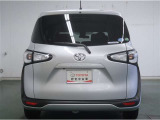 広々とした車内空間に優れた燃費性能。更にデザインも上質で人気のお車です!