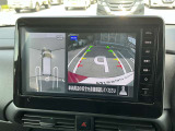 空から車を見たような「アラウンドビューモニター」!車の周りが一目で確認できるので、小さなお子様や障害物があっても安心して乗ることができます。