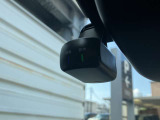ドライブレコーダー付きで前方だけでなく車室内も録画できるので万一のとき記録に残せて安心です。
