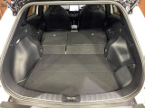 普段のお買い物や通勤、送迎等に十分な荷室スペースを確保しております。セカンドシートを倒すと、大きな荷物の積載も可能です♪