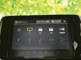 CDやBluetooth、USBなど、多彩なソースに対応しています。お好みの音楽で快適なドライブをお楽しみください。様々なメディアを接続して、車内を盛り上げましょう。