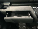 薄型のティッシュBOXなどが収納出来ます。小物入れとしても使えるので便利です。