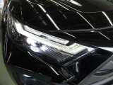 シャープな多角形で構成された特徴のあるBi-Beam LEDランプ+LEDクリアランスランプ(オートレベリング機能付)