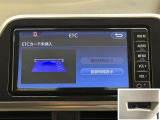 ナビ連動ETC付きです。高速道路料金所での小銭の出し入れや雨天時における窓の開け閉めなどの煩わしさが解消できます。料金所の通過もスムーズで快適ですよ。☆使用履歴表示や音声案内もしてくれます☆