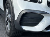 納車前整備は、メルセデスベンツ国際認定メカニックによる最新の検査ライン等の施設が充実した当社工場で入念に行います。メルセデス・ベンツの定める厳しい基準をクリアしたお車のみをご案内させて頂きます。