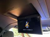 【フリップダウンモニター】大画面モニターで後席でもエンタメをお楽しみいただけます。小さなお子様にも大人気の装備です♪