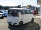 1年間走行距離無制限の日産ワイド保証(無料)付きで販売します。2〜3年の延長保証もリーズナブルに提供します!全国2000ヶ所で対応可能。遠方の方もお近くの日産で保証を受けられます。