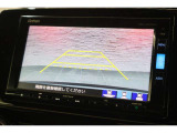 バックカメラが装備されており、後方の安全確認はもちろんのこと狭い場所での駐車や雨の日・夜間など視界の悪いコンディションでのストレスの軽減にもなります!
