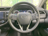 インテリアに合わせたデザインのステアリングは、運転される方のことも考え、運転しやすい形状、大きさです。是非一度、実際に触ってお確かめください。