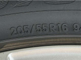 タイヤサイズは【205/55R16】