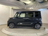両側パワースライドドア付きだから、狭い駐車スペースなどでの 乗り降りラクラク!小さなお子さまのいるご家庭には嬉しい装備。