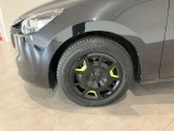 純正のフルホイールキャップはデザインもおしゃれです。