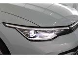 LEDヘッドライト+LEDテールランプ付き。高い視認性を確保しながら、消費電力の少なさと長寿命を実現させた次世代のライトです。