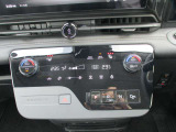 前後オートエアコンですので、車内を快適な空間に出来ます♪