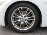 フロント225/50R18 95Wタイヤ&18インチアルミホイール(クロームカラーコート)リヤ245/45R18 96Wタイヤ&18インチアルミホイール(クロームカラーコート