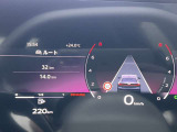 低走行車両入庫!レイアウトはステアリングスイッチで切り替えでき運転に集中しながら必要な情報を瞬時に得ることが可能です。