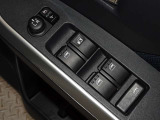 電動格納式ドアミラー・パワーウインドウを装備しています。