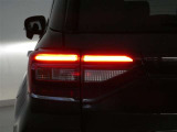 LEDテールライトです。省電力、高輝度のLEDは明るく照らすので夜間運転時の視認性を高めます。スタイリッシュな見た目で細かいところもこだわりたいあなたに!