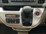 オートマチックシフトレバーは、手になじみ操作しやすい形状で安全運転にもつながります♪