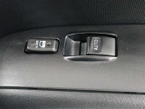 運転席にはパワーウインドウが付いています