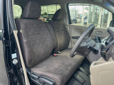 運転席シート廻りは使用感も少なく、良好な状態となっています。丁寧に使われていたことがよくわかりますね。