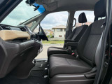 毎日全国の仕入れ先から厳選した車を仕入れております!プロの査定士の検査を受けた車を仕入れ、入庫後も社員が1台1台を走行チェックや状態確認・装備確認などを入念に行います。