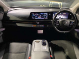 アリアの運転席周りの画像です。