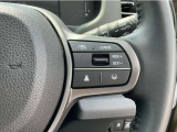 Hondaセンシングの機能のひとつ、アダプティブクルーズコントロール付!アクセルから足を離しても設定したスピードと前車との車間を保ち走行してくれます!車線維持もアシスト☆高速道路で疲労軽減ですね☆