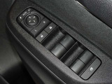 電動格納式ドアミラー・パワーウインドウを装備しています。