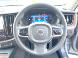 常に触れる部分であるステアリングの状態は、中古車選びにおいて非常に重要なポイントです。こちらの車両は使用感も少なく、きれいな状態を保っています。