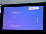 CD・DVD(再生機能)・ブルートゥース等を使用することができます。