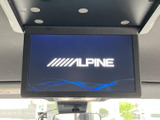後方の視界を広げるバックモニター。駐車時の安全性と運転のしやすさを向上させてくれます。狭い場所でも安心です。