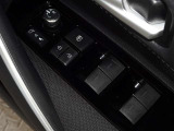 電動格納式ドアミラー・パワーウインドウを装備しています。