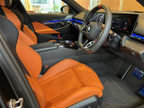 M5ツーリング  4WD 本革シート