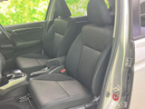 運転しやすいシンプルなデザインの室内。操作性にも優れており、スムーズなドライビングをサポートします。快適な運転席で、運転を楽しめます。