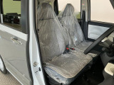 【運転席・助手席】内装ルームクリーニング済みです。しっかり綺麗にしていますので、是非、お確かめください。車に自信があるからこそ、是非一度ご来店頂き内外装も見てもらえると幸いです。