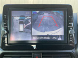 車を真上から見下ろしているかのように周囲の状況を把握して安心して駐車が行えるアラウンドビューモニターが付いています