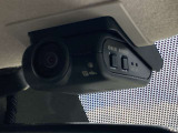 ドライブレコーダー付きで前方だけでなく車室内を録画しているので、万一のとき記録に残せて安心です。
