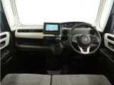 ◆インテリアパネル◆視界広々で非常に運転しやすくロングドライブでも疲れを感じさせないすっきりとまとまったインパネ周りです。