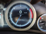 2016年登録モデルですが、走行距離が66,000Kmと年式に比べ低走行ですから、エンジンやトランスミッションなどの機関も大変良好で、安心してお乗り頂けます!