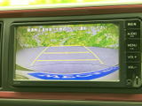 狭い道や駐車時も安心。後方の状況を画面で確認できるので、安全な運転をサポートします。