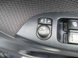 駐車時や狭い道でのすれ違い時に気を使うミラー。電動格納式ドアミラーはそんな時に便利です。