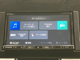 後方確認がしやすいバックモニターを搭載。狭い道や駐車場での運転も安心です。画面表示も大きく、視認性に優れています。
