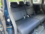ゆったりとした広さの2列目シート。同乗者も快適に過ごせる空間を提供します。家族や友人と、楽しいカーライフを送りましょう。