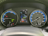 視認性の高いメーター類で、運転状況を的確に把握できます。必要な情報を一目で確認でき、安全運転をサポートします。運転がしやすいですね。