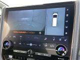 【フロントカメラ】運転席に座った状態で死角になりやすいクルマの前の様子まで確認でき安全ですね♪