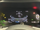 一目で今出ている速度が分かるデジタルメーターを採用しており、うっかりのスピード超過も減りますよ